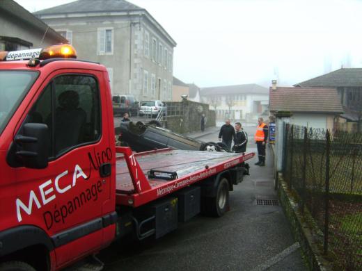 20140206 eglise voiture 2